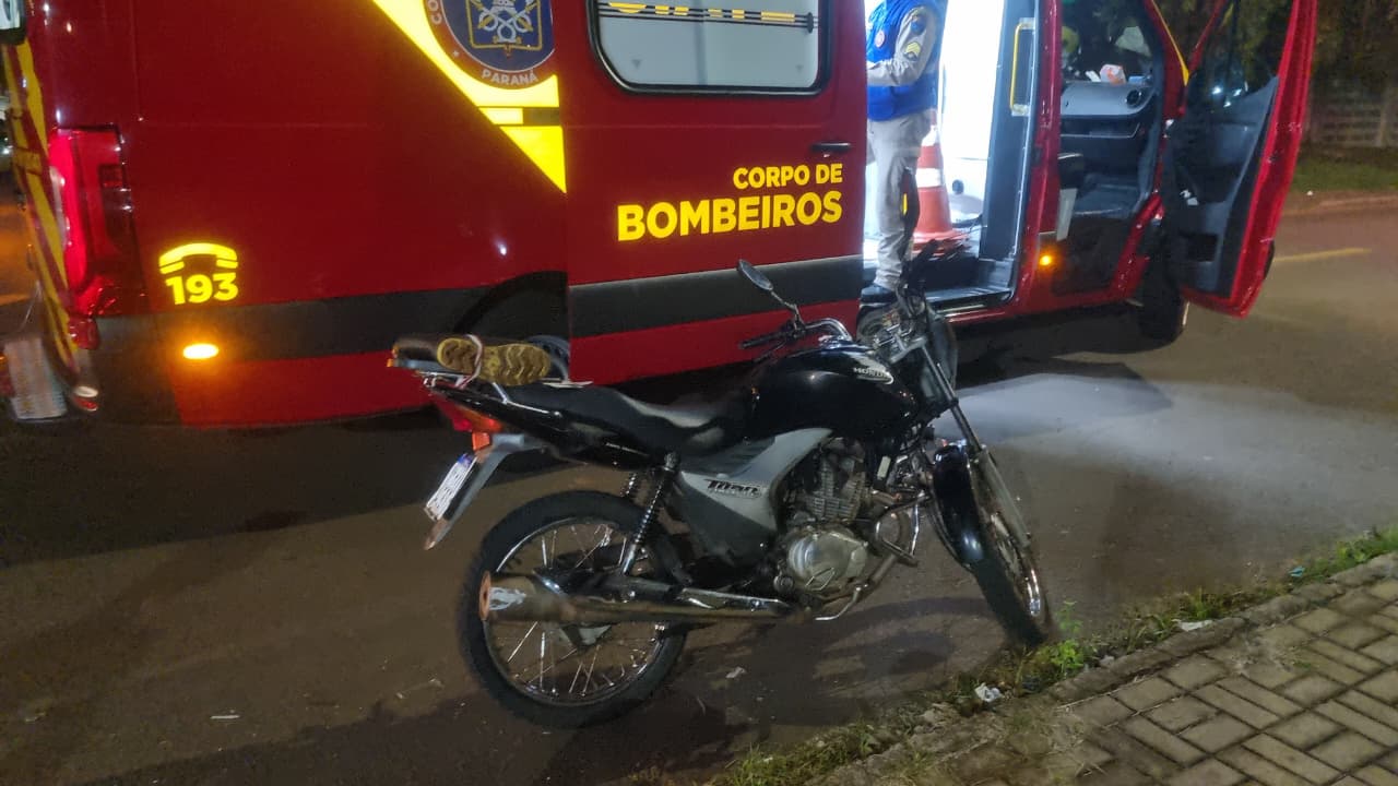 Entregador fica ferido após colisão com carro no Bairro Santa Cruz