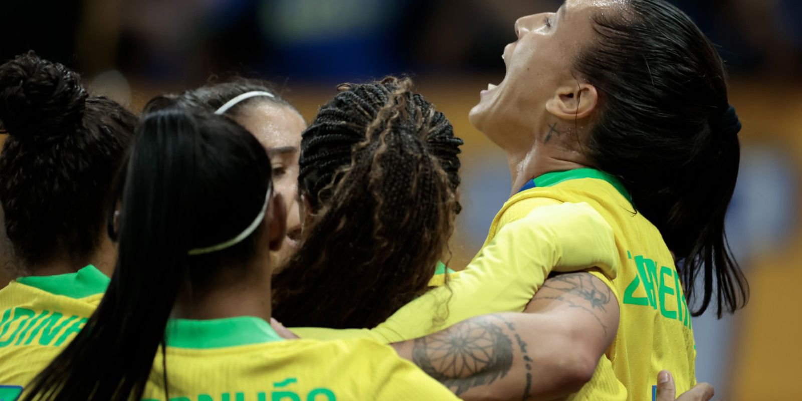 Em virada relâmpago, seleção brasileira feminina vence Estados Unidos Imagem referente a Em virada relâmpago, seleção brasileira feminina vence Estados Unidos