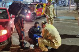 Motociclista tem suspeita de fratura após colisão com Gol na Rua Paraná