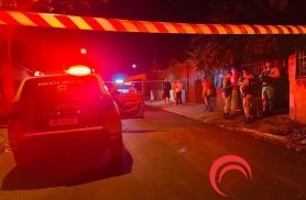 Atiradores chegam de moto e executam morador na área de casa no Jardim Maracanã