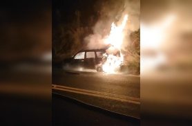 Incêndio destrói veículo na PR-566 entre Itapejara D’Oeste e Vista Alegre