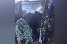 Caminhão carregado com ovos congelados tomba na PR-481 em Santo Antônio do Sudoeste
