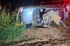 Capotamento na PR-182 deixa cinco feridos, três em estado grave