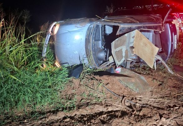 Capotamento na PR-182 deixa cinco feridos, três em estado grave