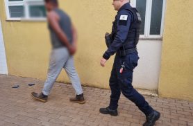 Homem de 34 anos é preso em Cascavel por descumprir medida protetiva contra enteada