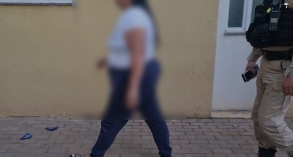 Mãe é detida por violência doméstica contra filha no bairro Interlagos