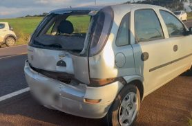 Corsa fica destruído após engavetamento envolvendo três veículos na BR-369