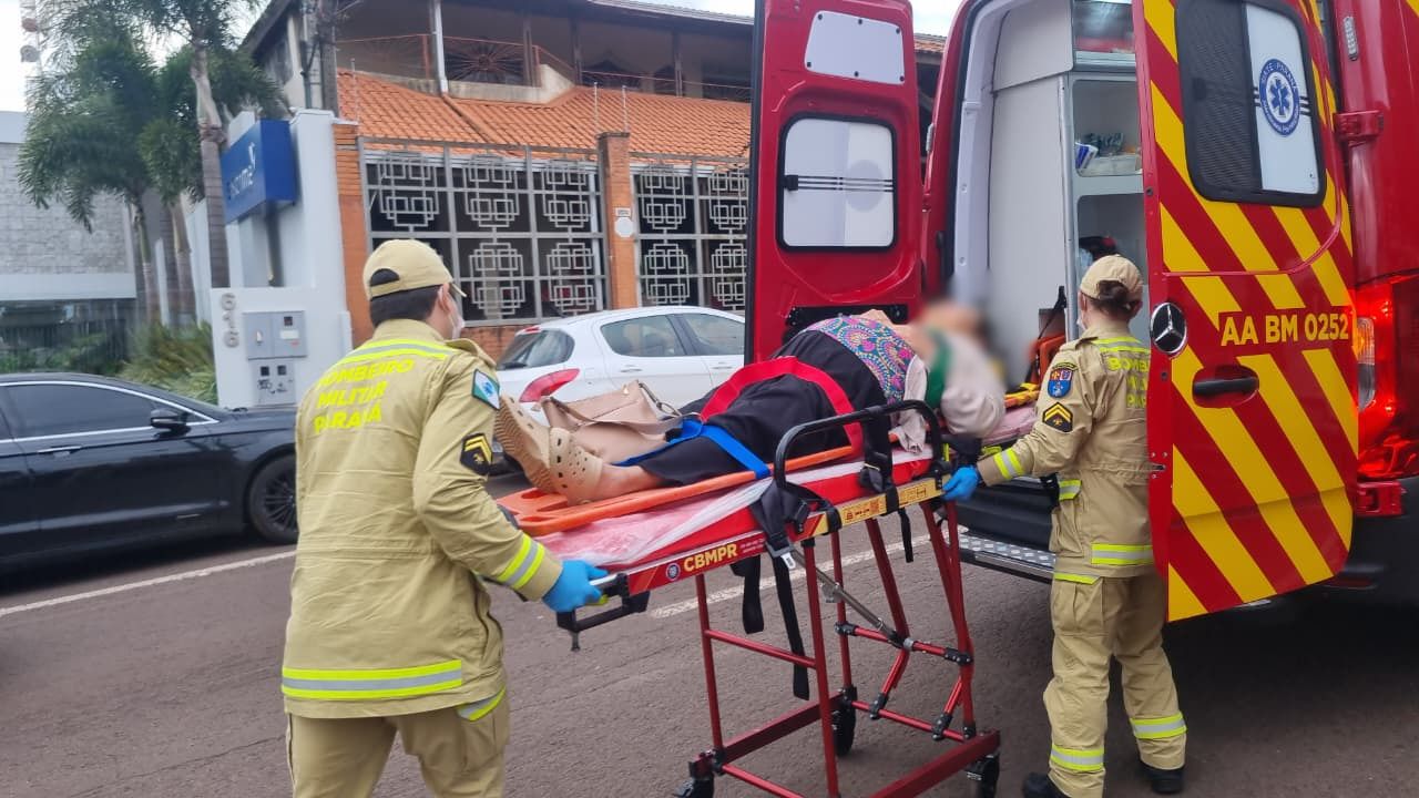 Idosa sofre queda em outro município, vem a Cascavel e pede ajuda para o Siate