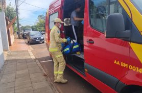 Mulher é atingida na cabeça por machado enquanto cortava madeira