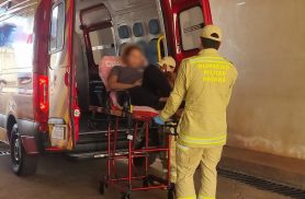 Com torção no pé após cair de escada, mulher é socorrida pelo Siate no Bairro Guarujá
