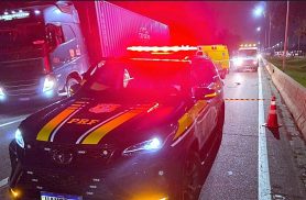 Motociclista morre após tombamento e atropelamento na BR-376; Veículo envolvido não foi localizado