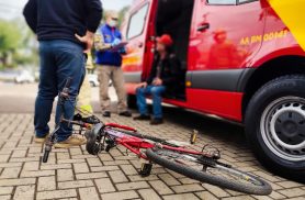 Ciclista sofre queda na Avenida Brasil e é socorrido pelo Siate