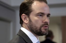 Novo Desenrola já beneficiou 6 milhões de pessoas, diz Dario Durigan