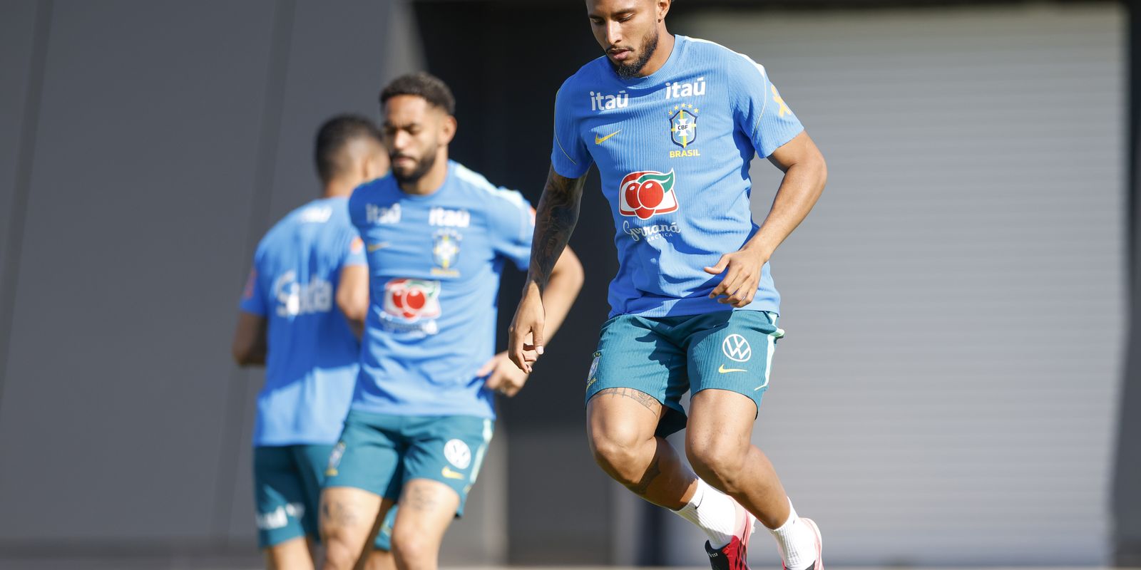 Imagem relativa a Com Ederson, Brasil reúne representantes de 78 clubes em Copas