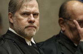 Toffoli toma posse no TSE e diz que Justiça não decide eleição