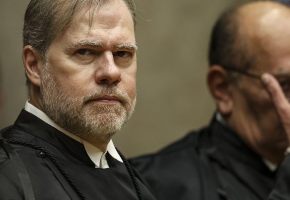 Toffoli toma posse no TSE e diz que Justiça não decide eleição
