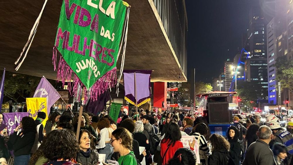 Ato em SP pede manutenção de norma sobre aborto em casos de estupro Imagem referente a Ato em SP pede manutenção de norma sobre aborto em casos de estupro