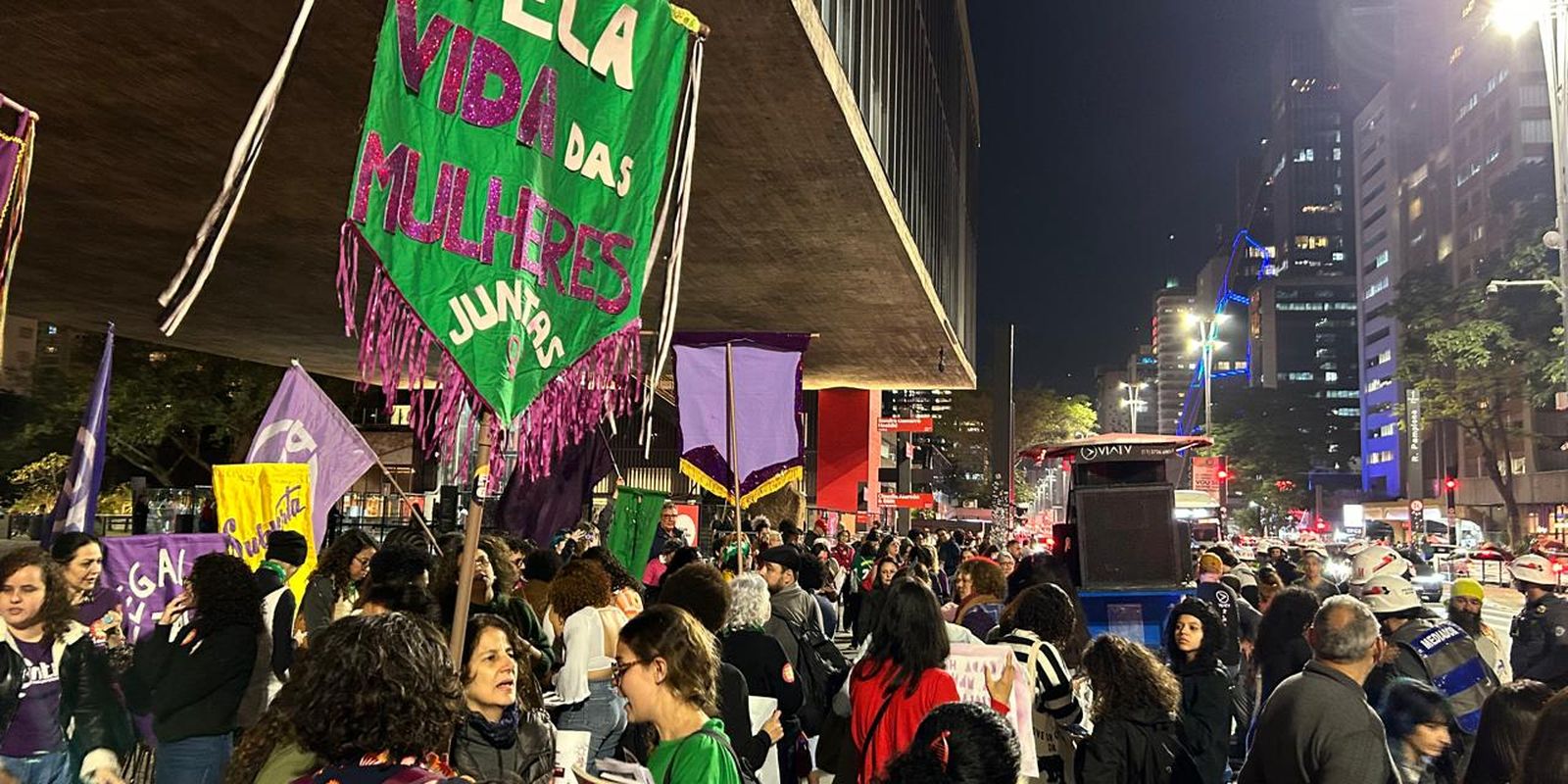 Imagem referente a Ato em SP pede manutenção de norma sobre aborto em casos de estupro
