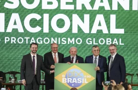"Brasil não abaixa a cabeça", diz Durigan ao defender soberania e Pix