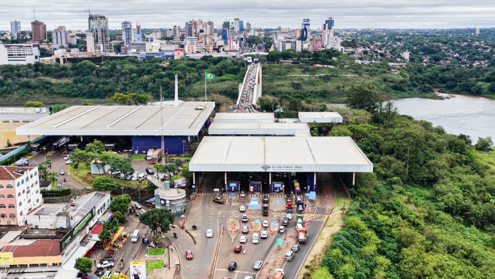 Imagem referente a Brasil assina acordo que prevê perseguição policial além de fronteiras