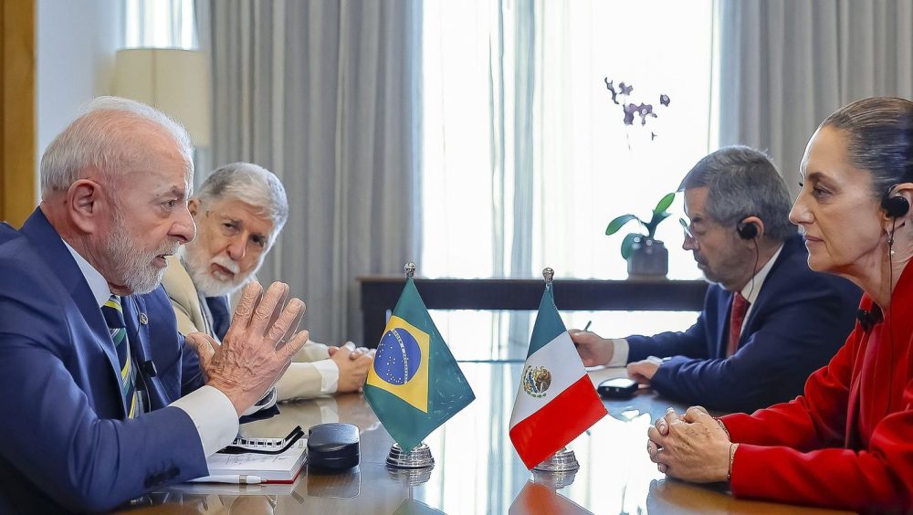 Lula compara protestos no México às manifestações no Brasil em 2013 Imagem referente a Lula compara protestos no México às manifestações no Brasil em 2013