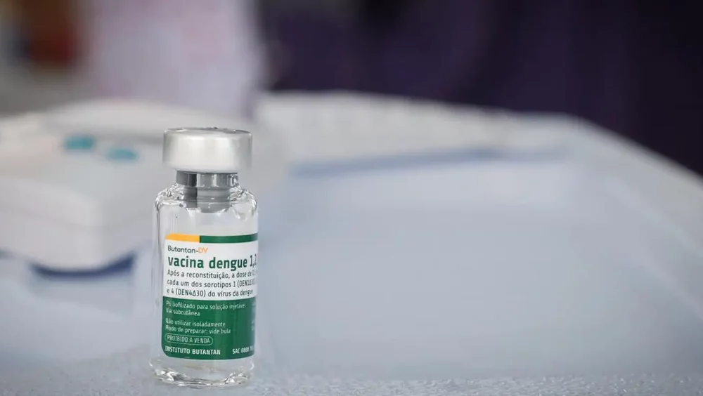 Butantan mantém estudo sobre vacina da dengue em idosos Imagem referente a Butantan mantém estudo sobre vacina da dengue em idosos