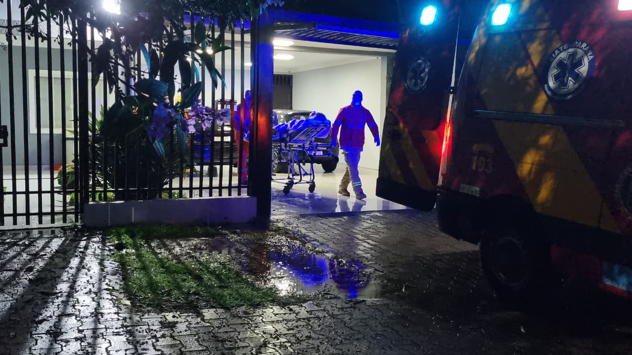 Mulher fica ferida após sofrer queda em imóvel na Região do Lago, em Cascavel