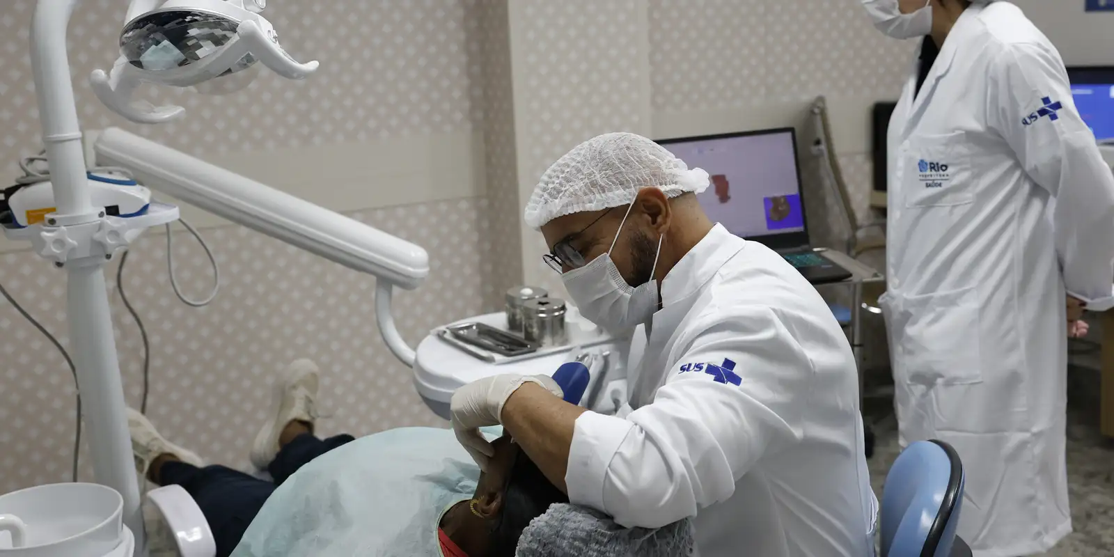 Comissão do Senado aprova novo piso salarial de médicos e dentistas Imagem referente a Comissão do Senado aprova novo piso salarial de médicos e dentistas