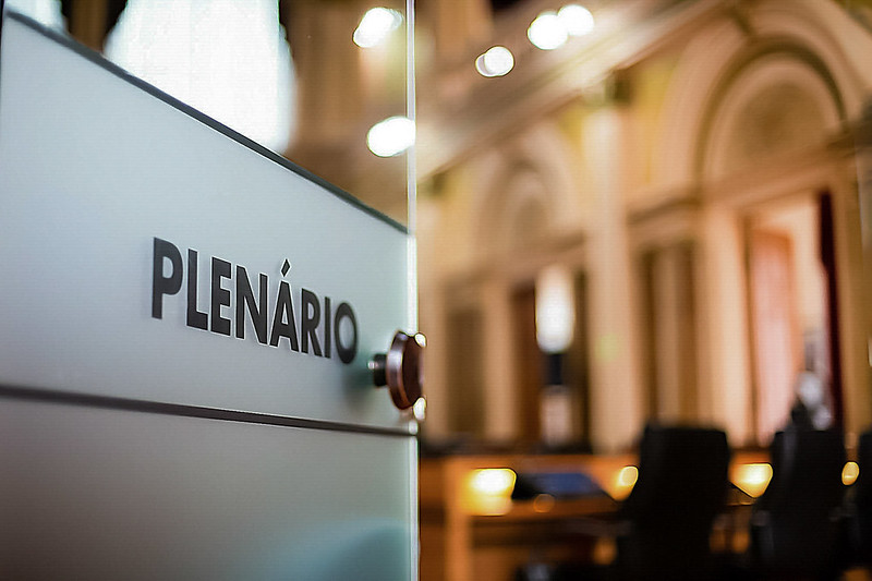 Vereador é denunciado pelo MP por “rachadinha” e pode ser afastado do cargo Imagem referente a Vereador é denunciado pelo MP por “rachadinha” e pode ser afastado do cargo