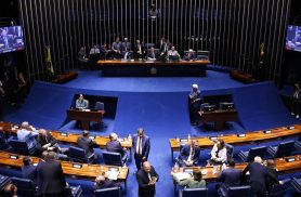 Alcolumbre trava tramitação da PEC do fim da 6x1 no Senado