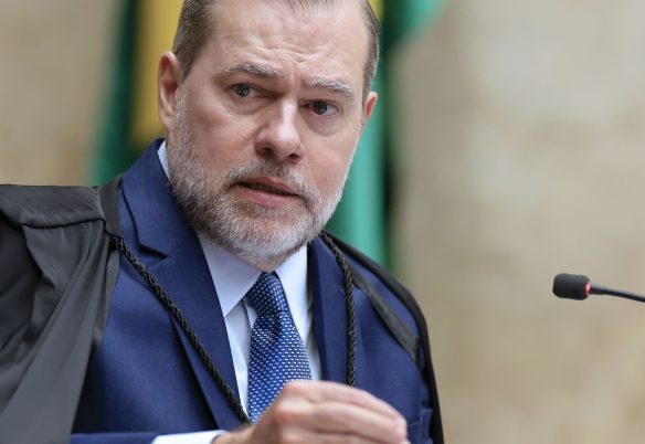 Toffoli vota para conceder 60 dias para big techs implementarem regras