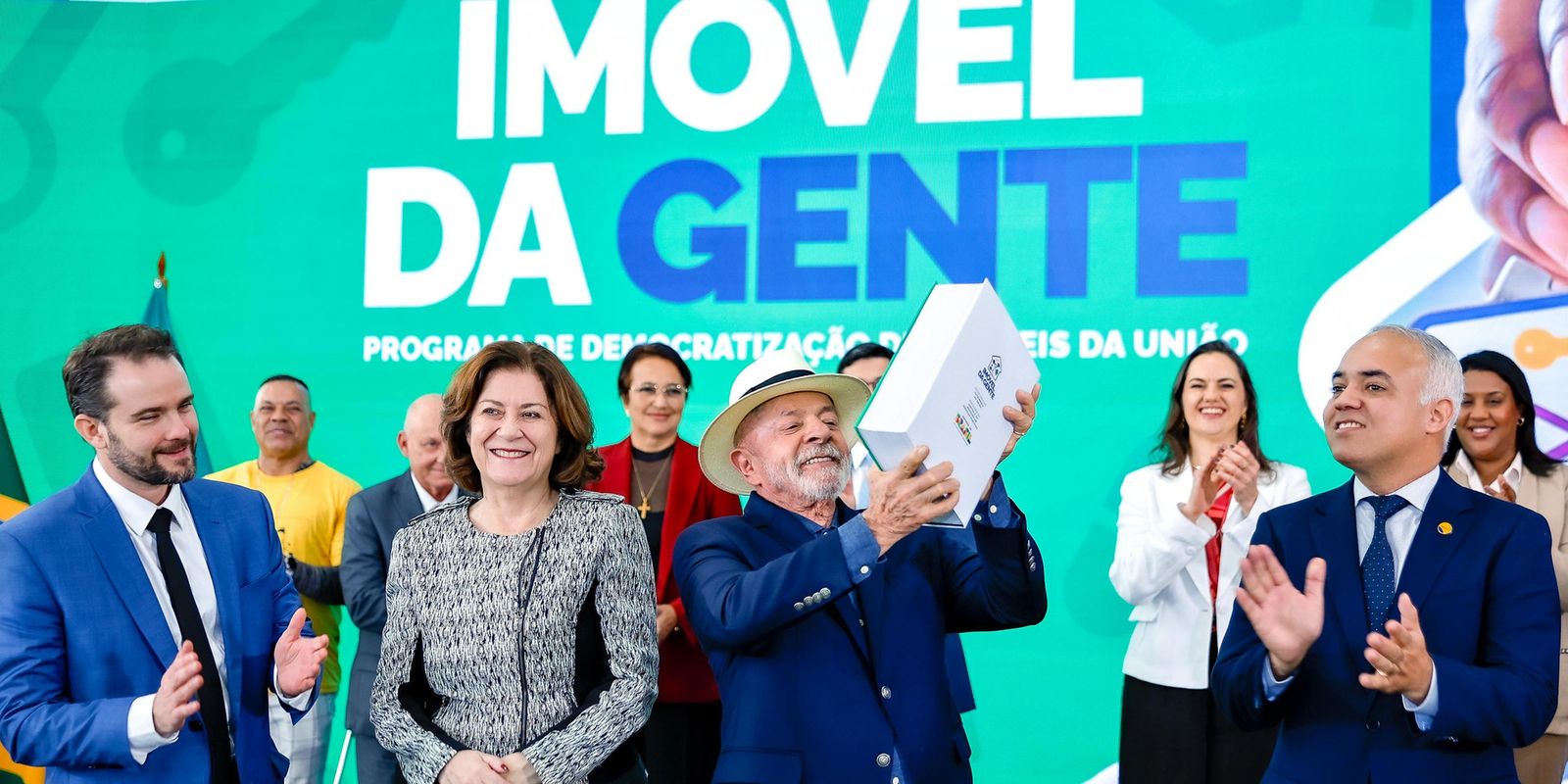 Imagem relativa a Governo federal dá nova destinação a 1,9 mil imóveis abandonados