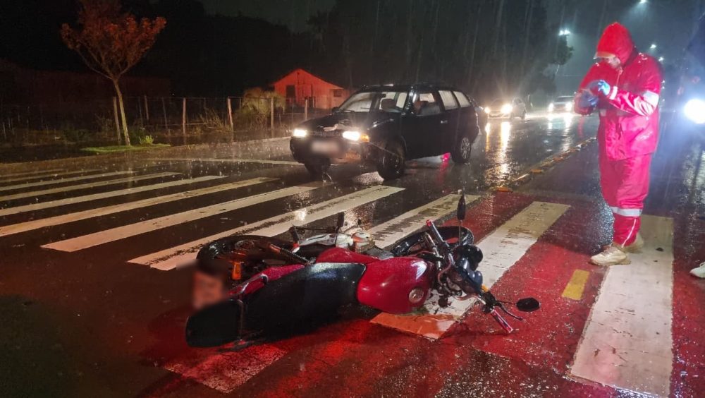 Motorista foge após batida frontal com motociclista na Avenida Tito Muffato Imagem referente a Motorista foge após batida frontal com motociclista na Avenida Tito Muffato