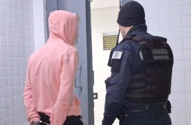 Homem é encaminhado à Delegacia após desacatar GM durante abordagem na rodoviária de Cascavel