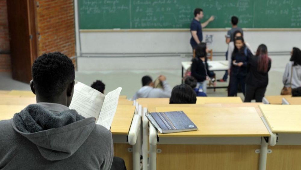 Instituições têm até 15 de junho para aderir ao Fies do 2º semestre Imagem referente a Instituições têm até 15 de junho para aderir ao Fies do 2º semestre