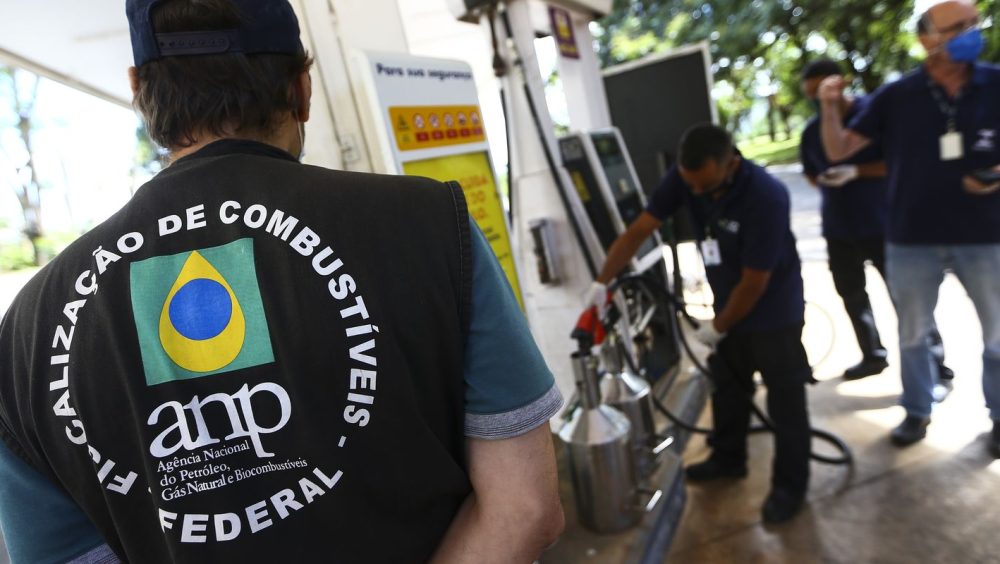 Em três meses, ANP fez 21 autuações por preço abusivo de combustível Imagem referente a Em três meses, ANP fez 21 autuações por preço abusivo de combustível