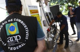 Em três meses, ANP fez 21 autuações por preço abusivo de combustível