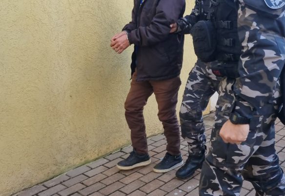 Tio é acusado de tentar beijar e tocar nas nádegas de sobrinho no Cascavel Velho