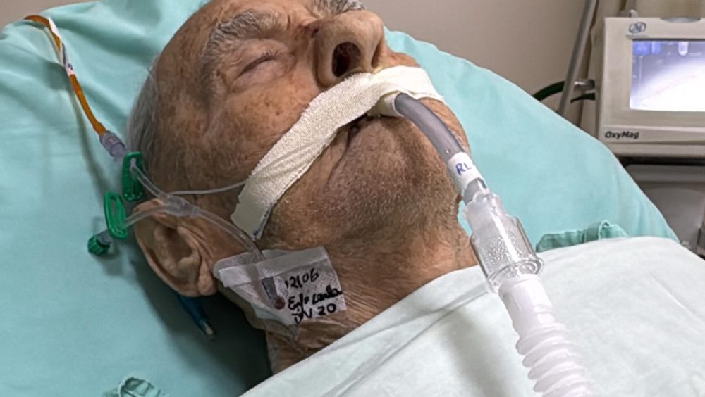Vovô Anésio sofre parada cardiorrespiratória, é intubado e permanece na UTI Imagem referente a Vovô Anésio sofre parada cardiorrespiratória, é intubado e permanece na UTI