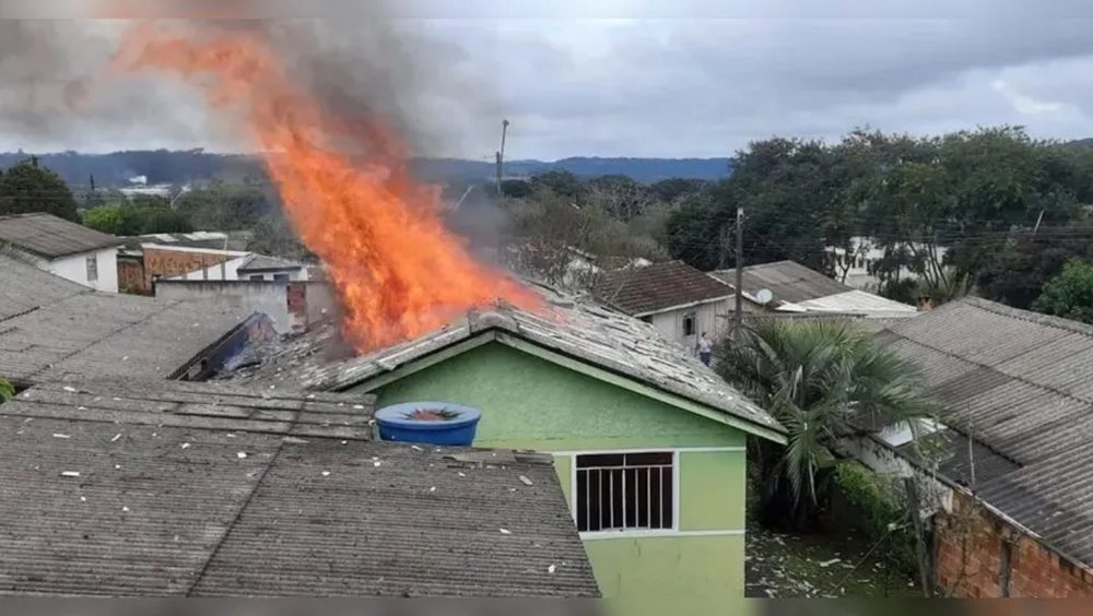 Explosão em aparelho de oxigênio termina em tragédia e mata idosa acamada no Paraná Imagem referente a Explosão em aparelho de oxigênio termina em tragédia e mata idosa acamada no Paraná