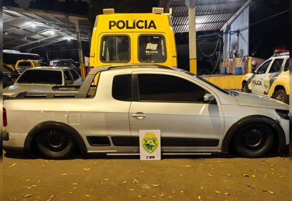 Veículo rebaixado é apreendido após raspar chassi no asfalto em Pato Branco