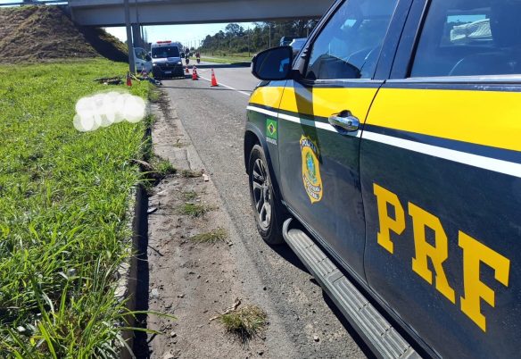 Motorista de carreta passa mal, atinge ciclista que morre e provoca sequência de colisões na BR-476