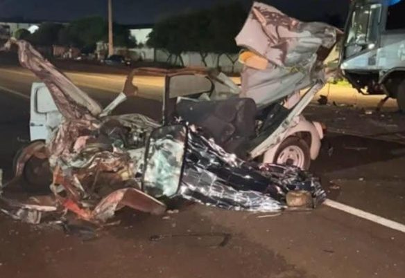 Pais de Vinicius da Silva Santana passaram pelo local momentos depois do acidente fatal acontecer