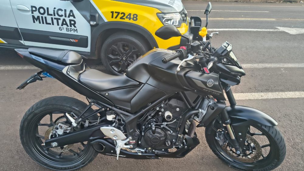Motocicleta é apreendida pela Polícia Militar na Rua Maranhão Imagem referente a Motocicleta é apreendida pela Polícia Militar na Rua Maranhão