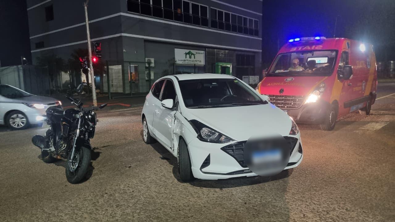 Entregadora é socorrida pelo Siate após acidente de trânsito na Avenida das Pombas