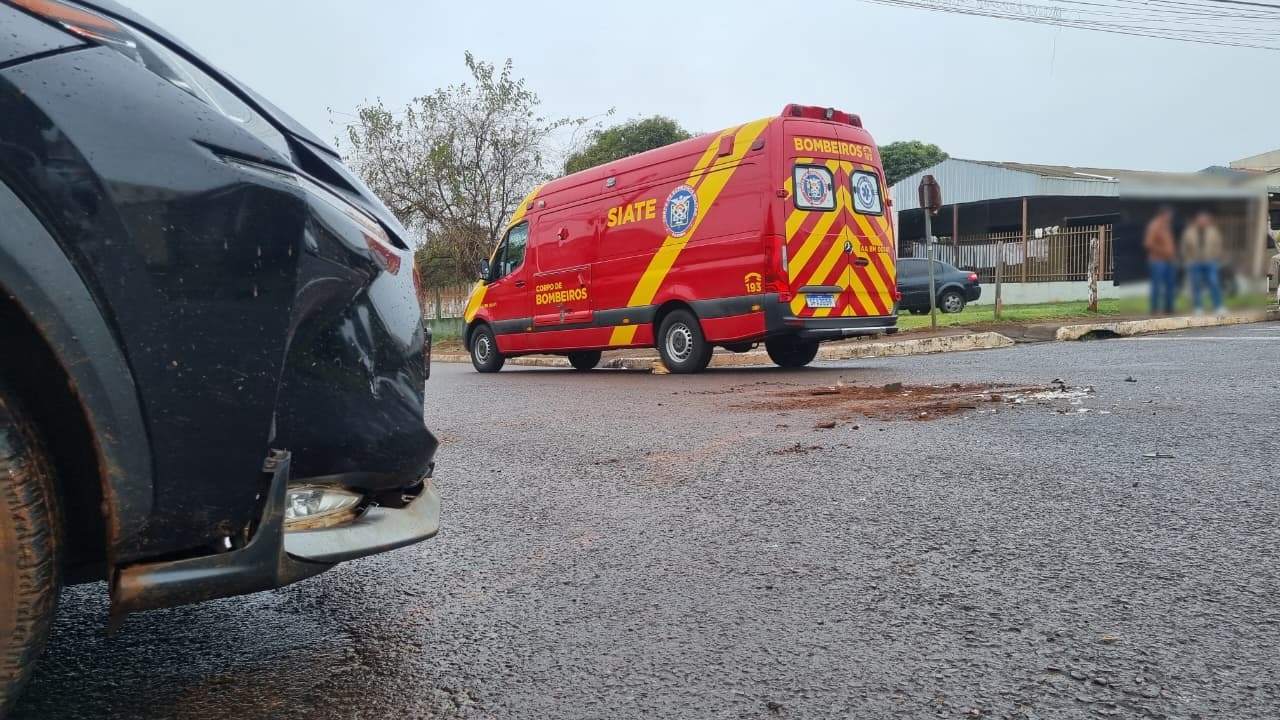 Adolescente fica ferido em acidente no Universitário