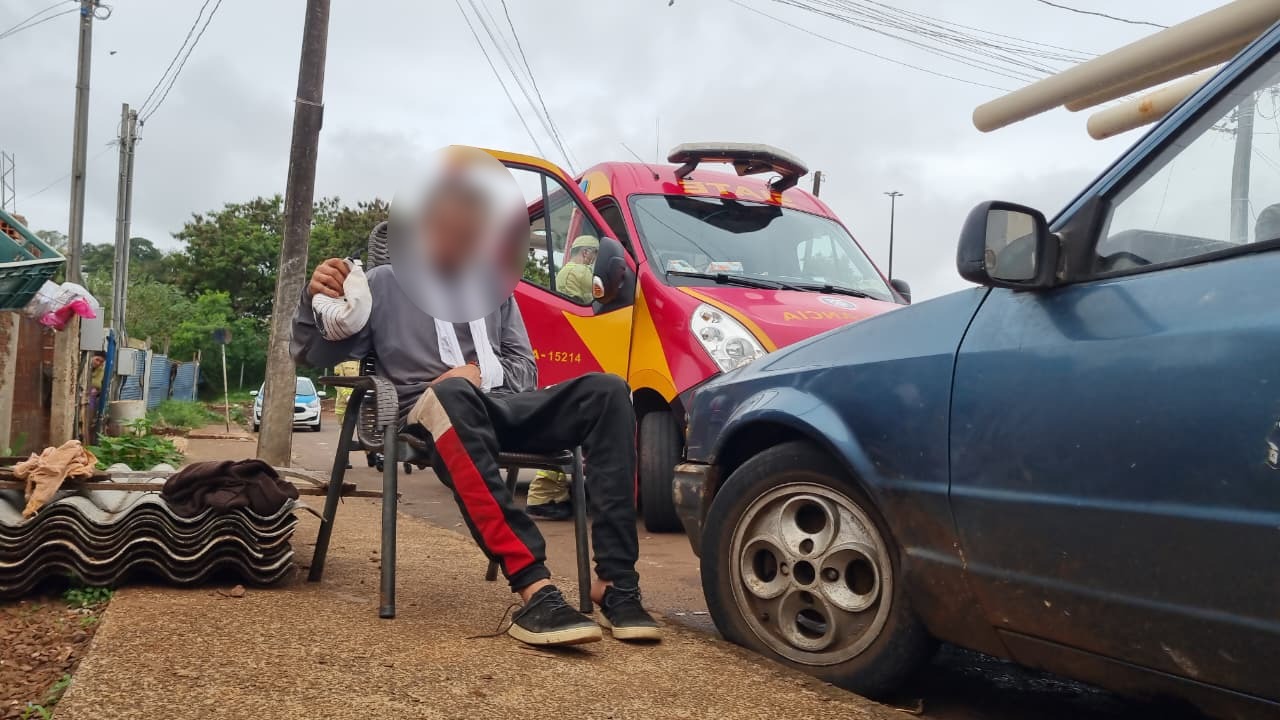 Homem é agredido a pauladas e busca ajuda em residência no Bairro Interlagos