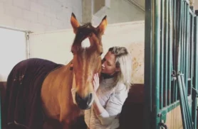 Médica morre após cair de cavalo durante aula de equitação; família doa órgãos e salva cinco vidas Médica morre após cair de cavalo durante aula de equitação; família doa órgãos e salva cinco vidas