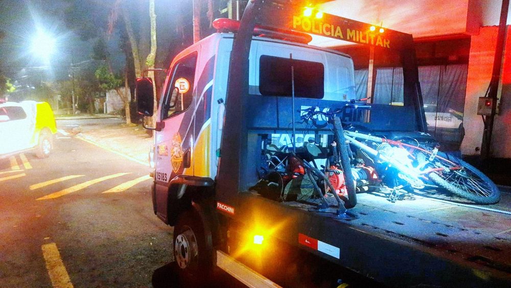 Homem é socorrido pelo Samu e bicicleta motorizada sem registro vai parar no pátio do Detran Imagem referente a Homem é socorrido pelo Samu e bicicleta motorizada sem registro vai parar no pátio do Detran