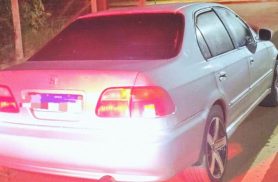 Carro com sinais de arrombamento é recolhido pela PM no Bairro Interlagos